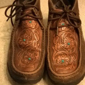 Twisted X lace up shoe